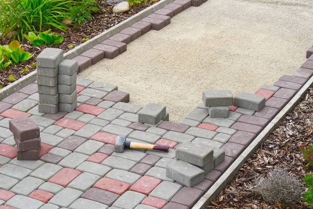 Best Professional Driveway Pavers  in Saltillo, MS